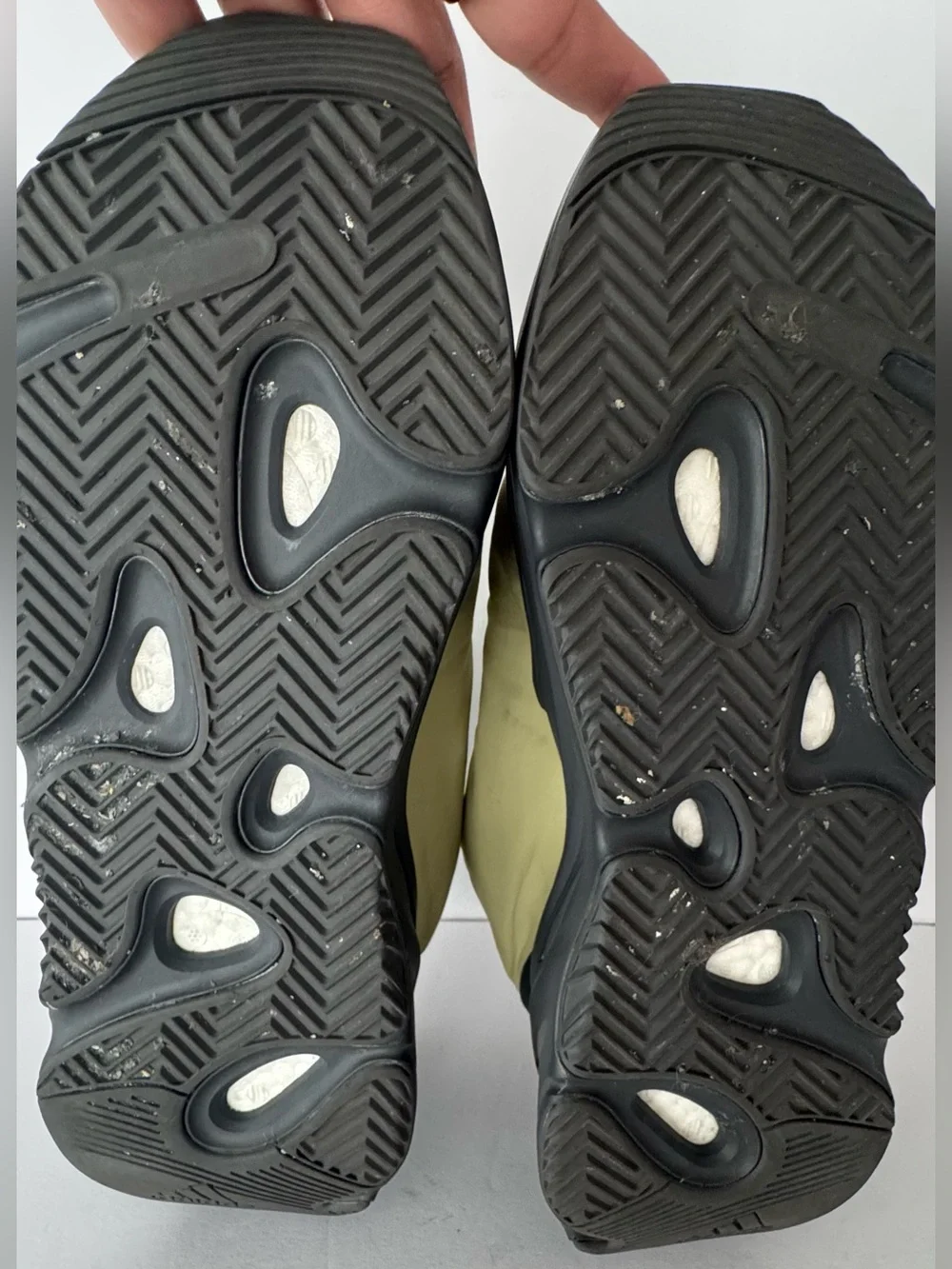 Adidas Yeezy Boost 700 MNVN Honey Flux GW9525 Men’s Size 12 Boost Sneakers Shoes
